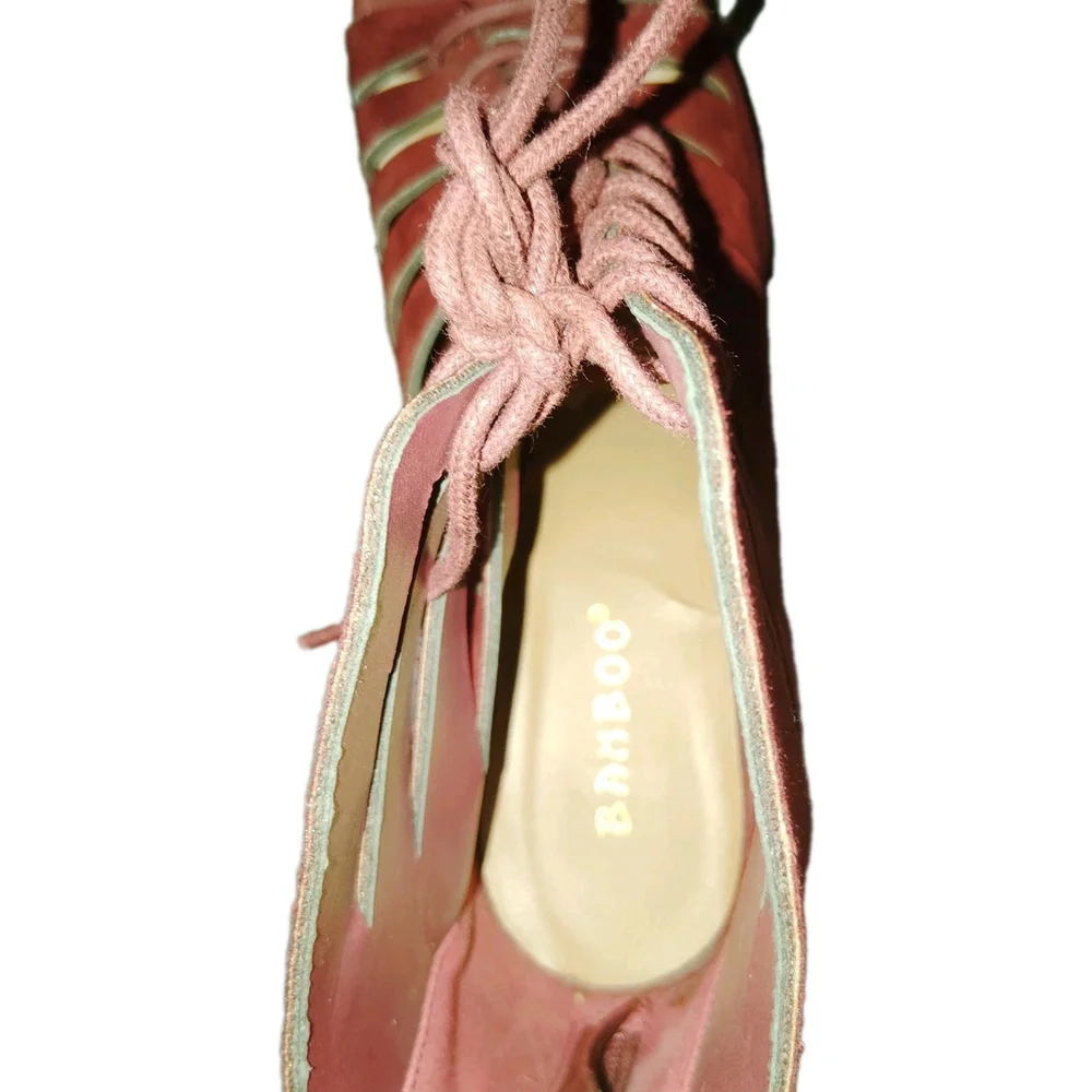 Bamboo EMBARK-25S Size 9 Burgundy Lace Up Cutout Block 4" Heel Booties Peep Toe - Picture 6 of 9